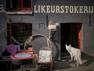 Liqueur distillery guard